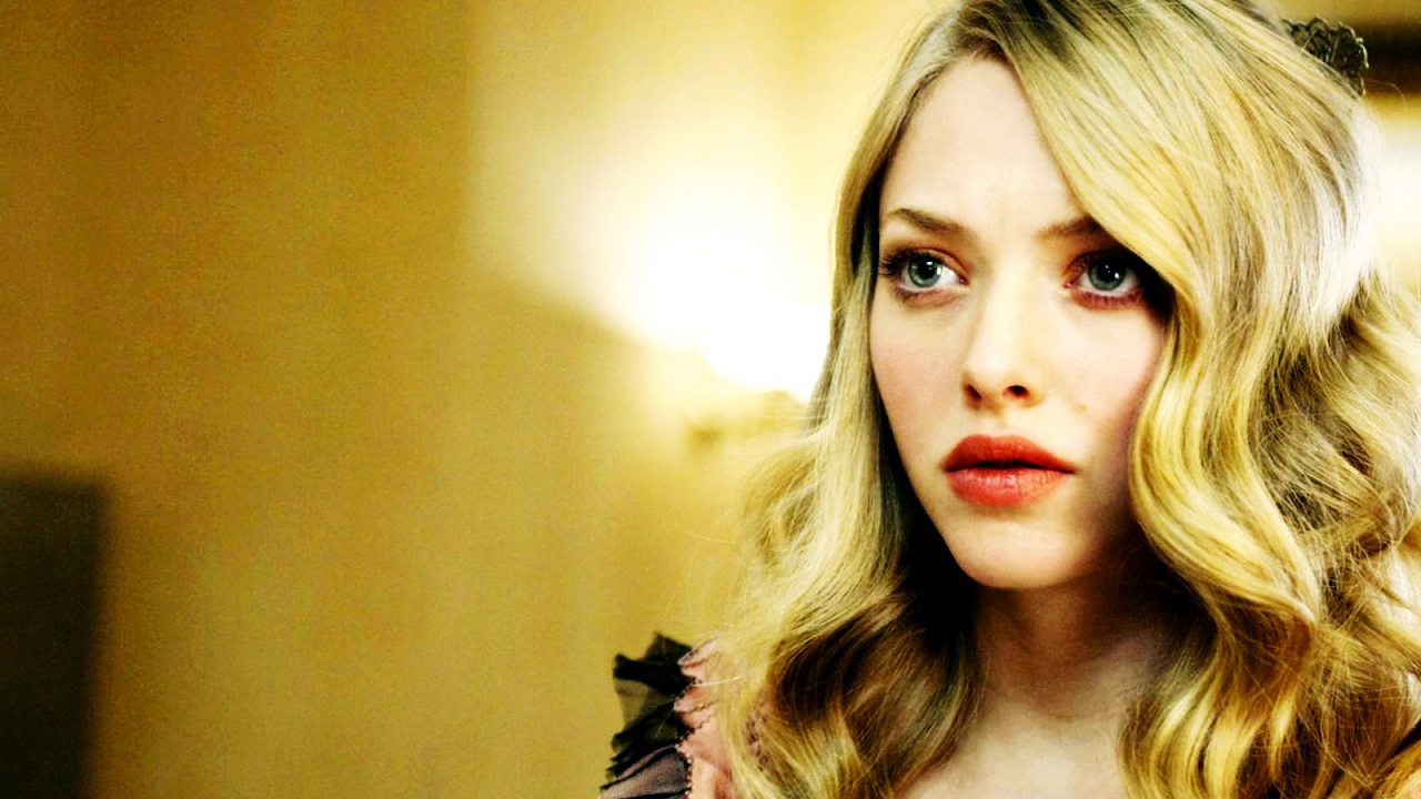 Популярная модель Аманда Сайфред