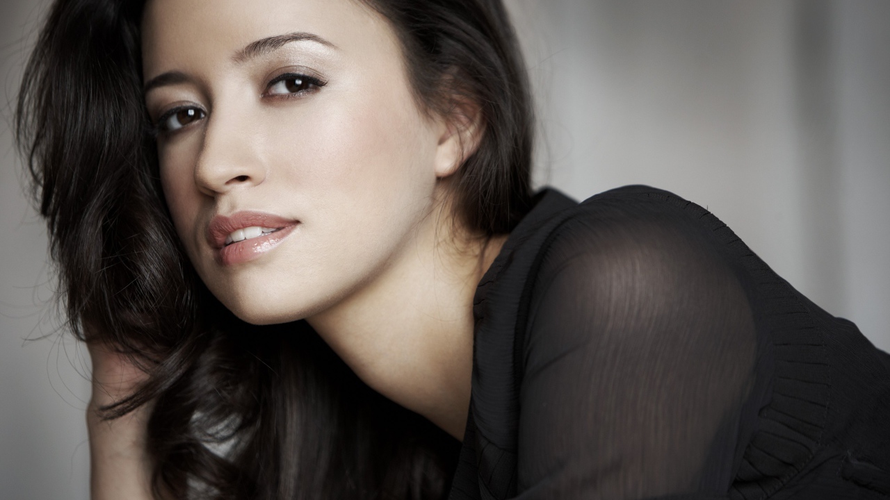 Знаменитая Кристиан Серратос