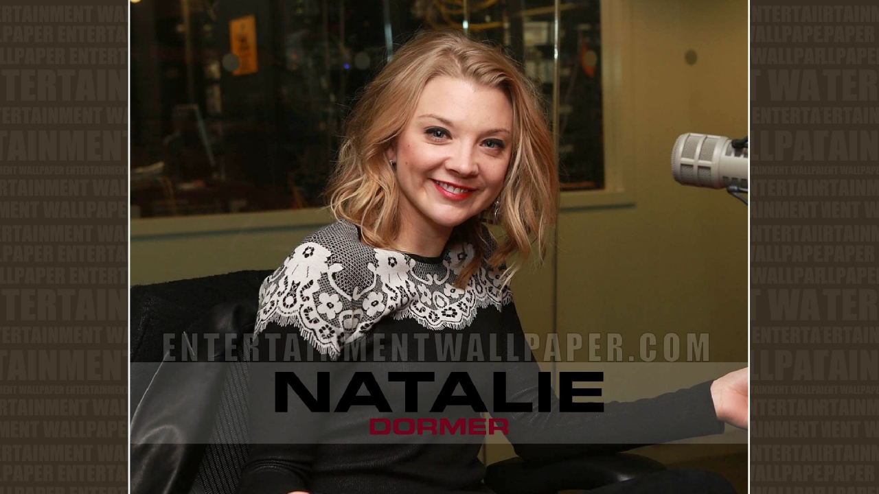 Красивая актриса Натали Дормер