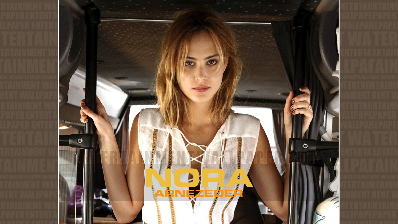 Красивая Нора Арнезедер
