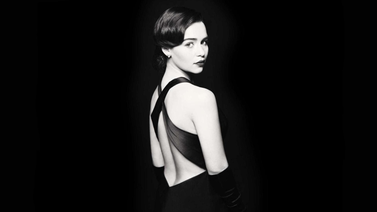 Очаровательная актриса Эмилия Кларк