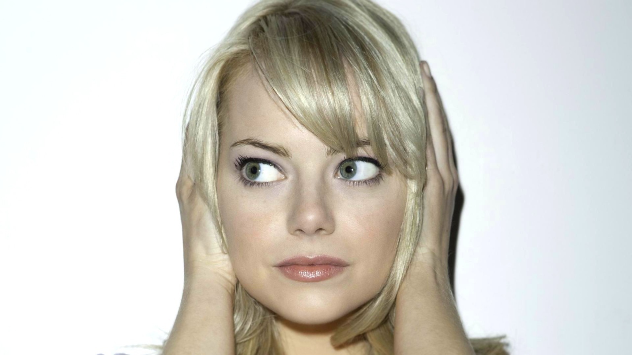 Эмма закрыла уши