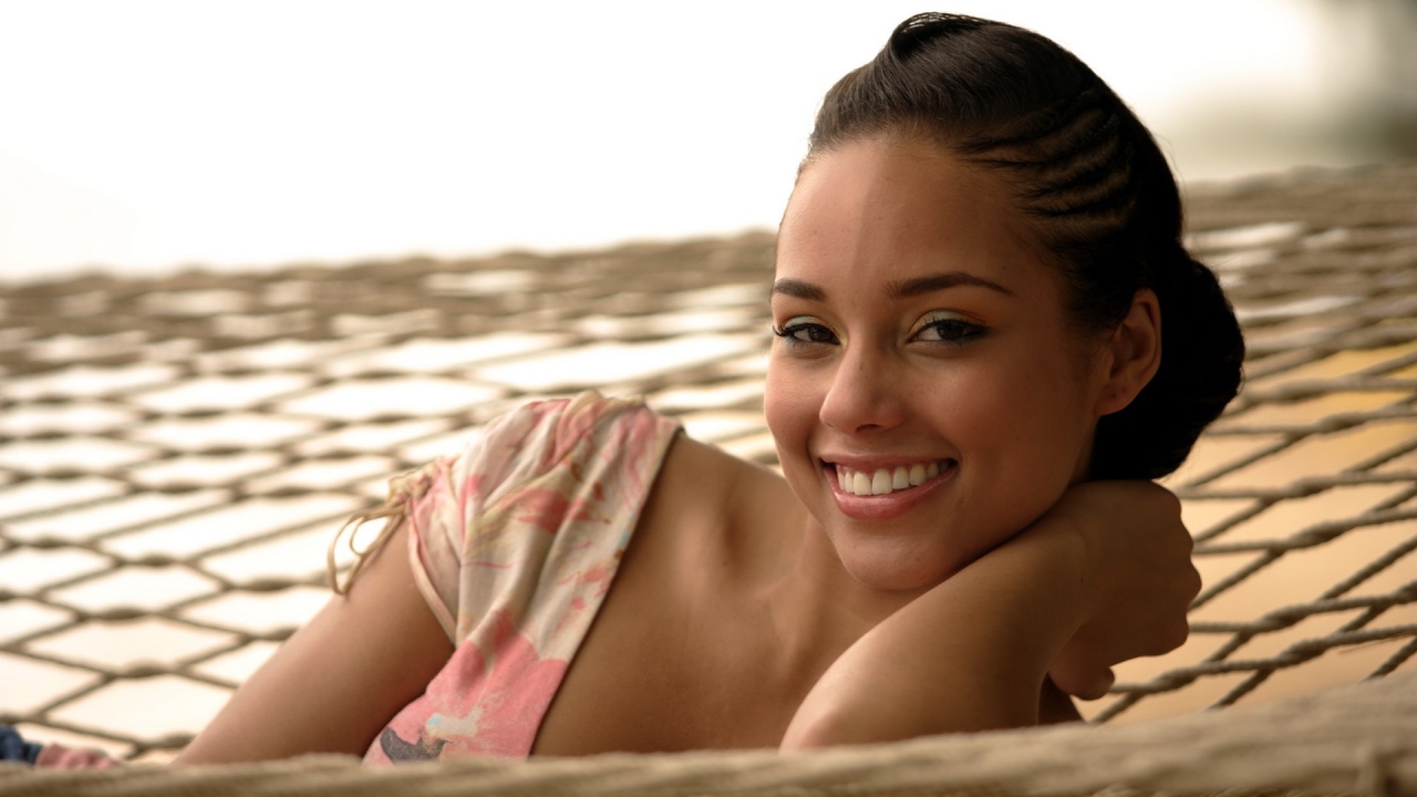 Певица Алисия Кейс