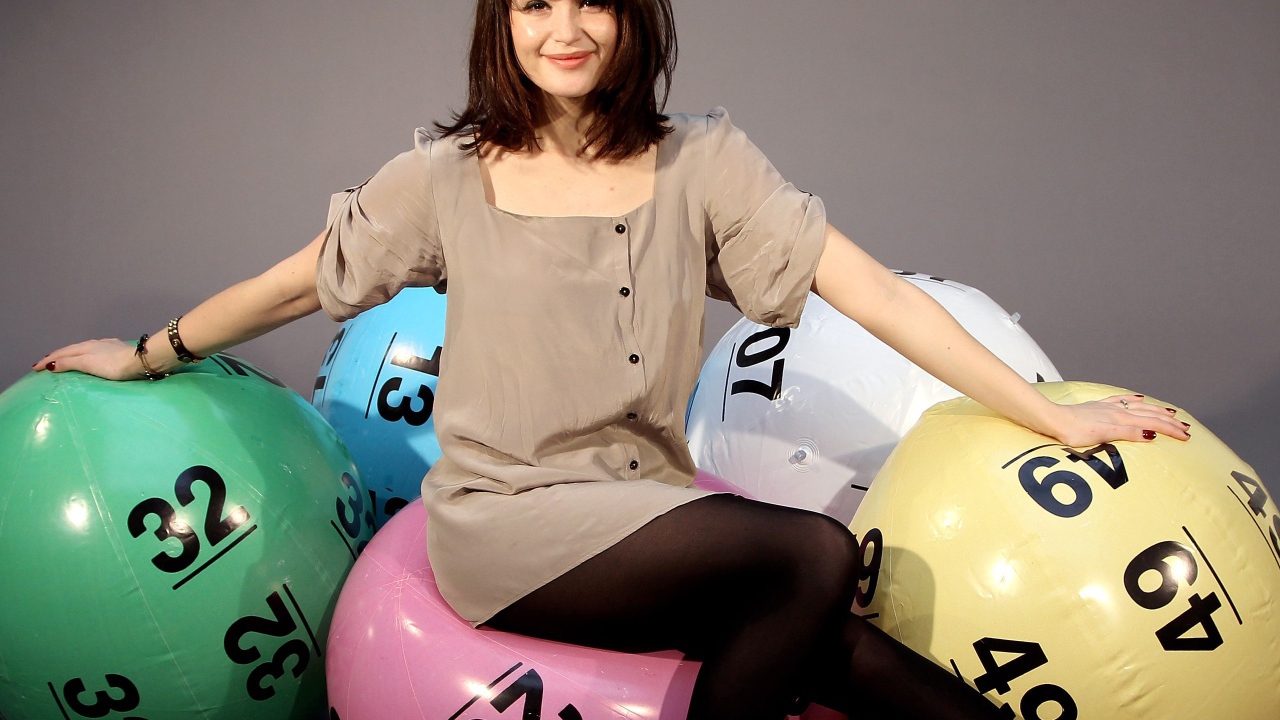 Жемма Артертон модель