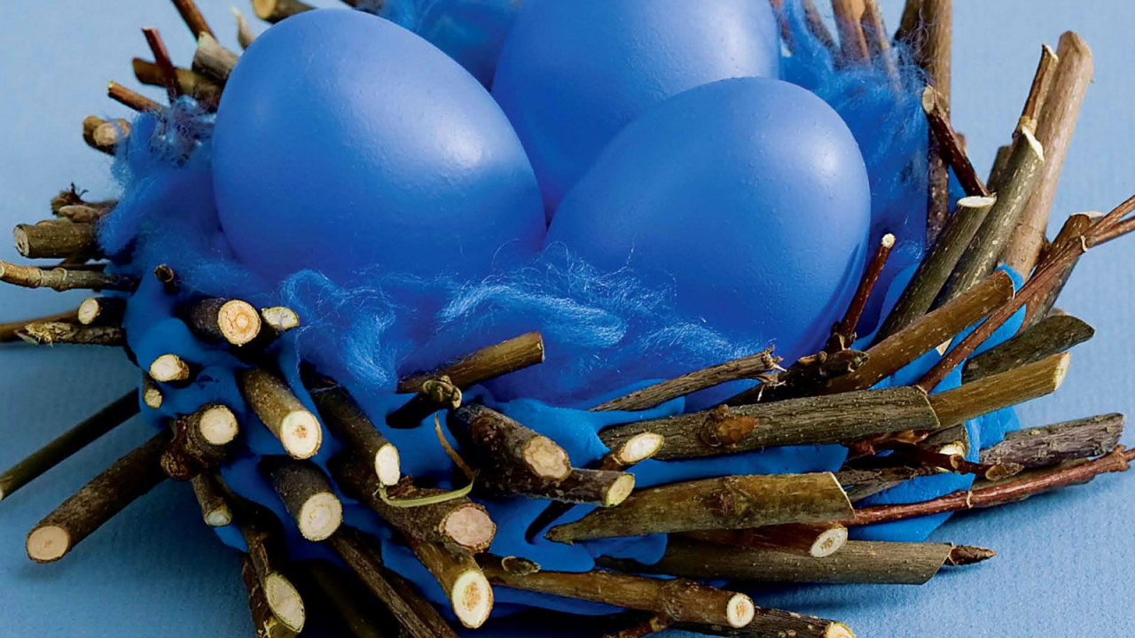 Синие яйца на Пасху