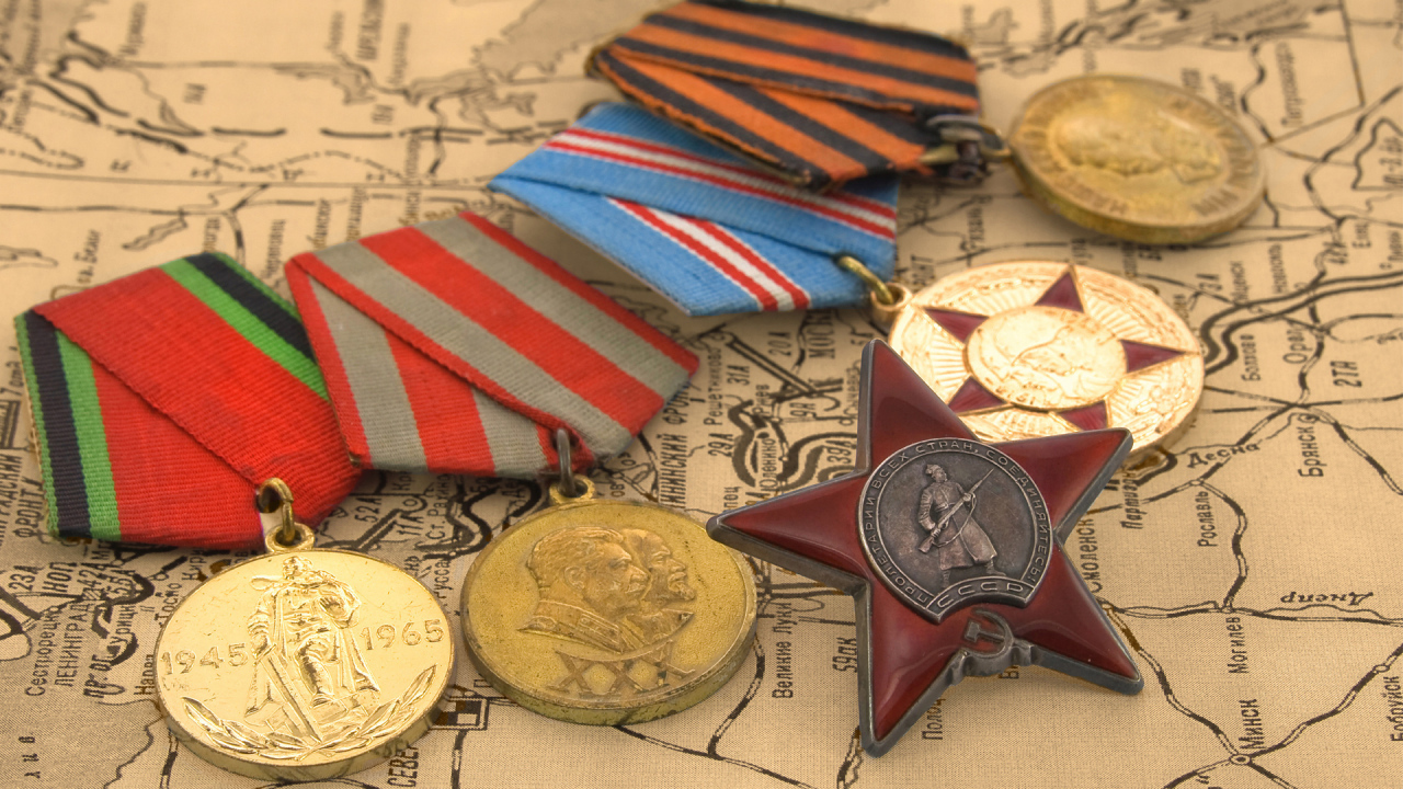 Медали и ордена в День Победы 9 мая