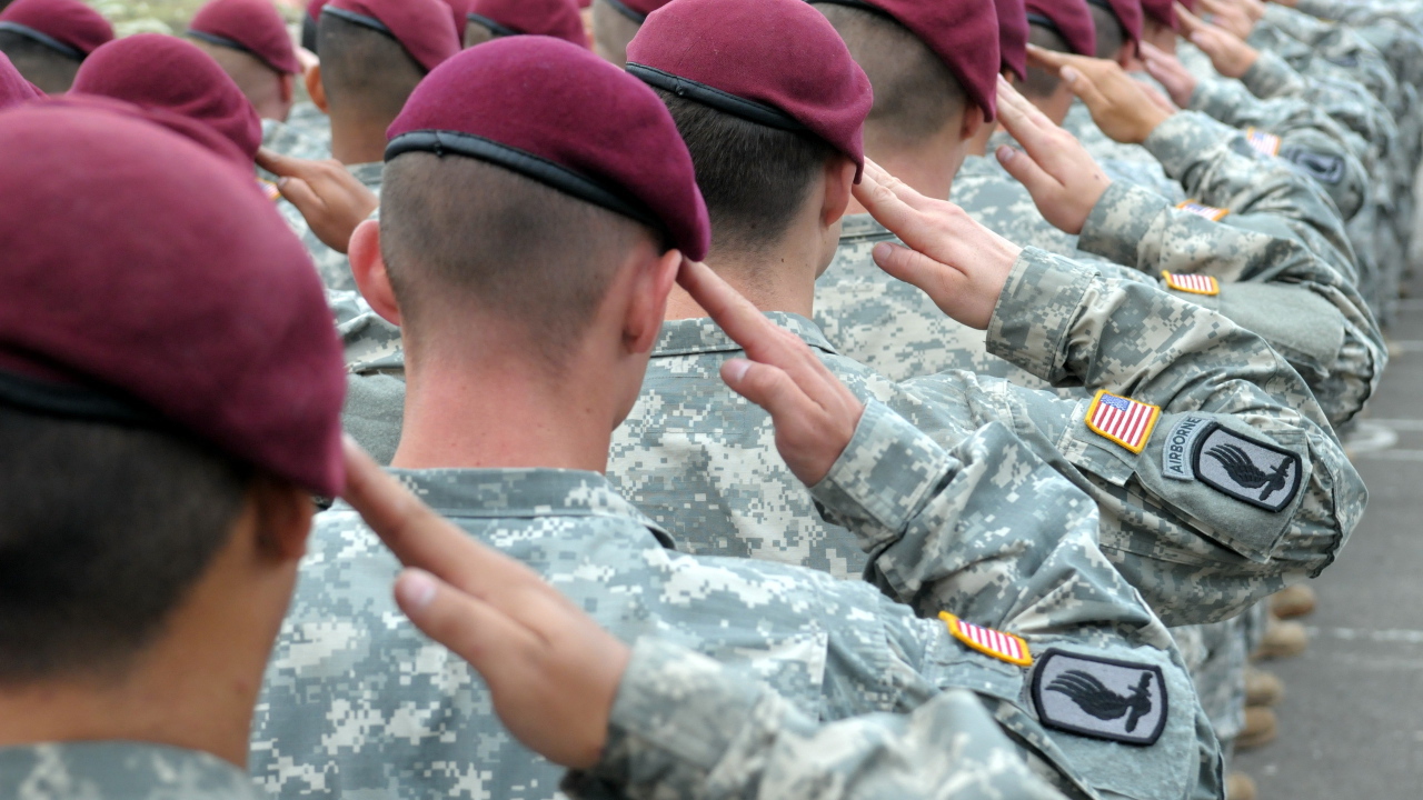 Солдаты в строю