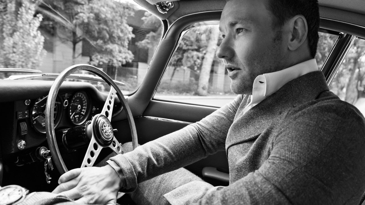 Мужчина за рулем