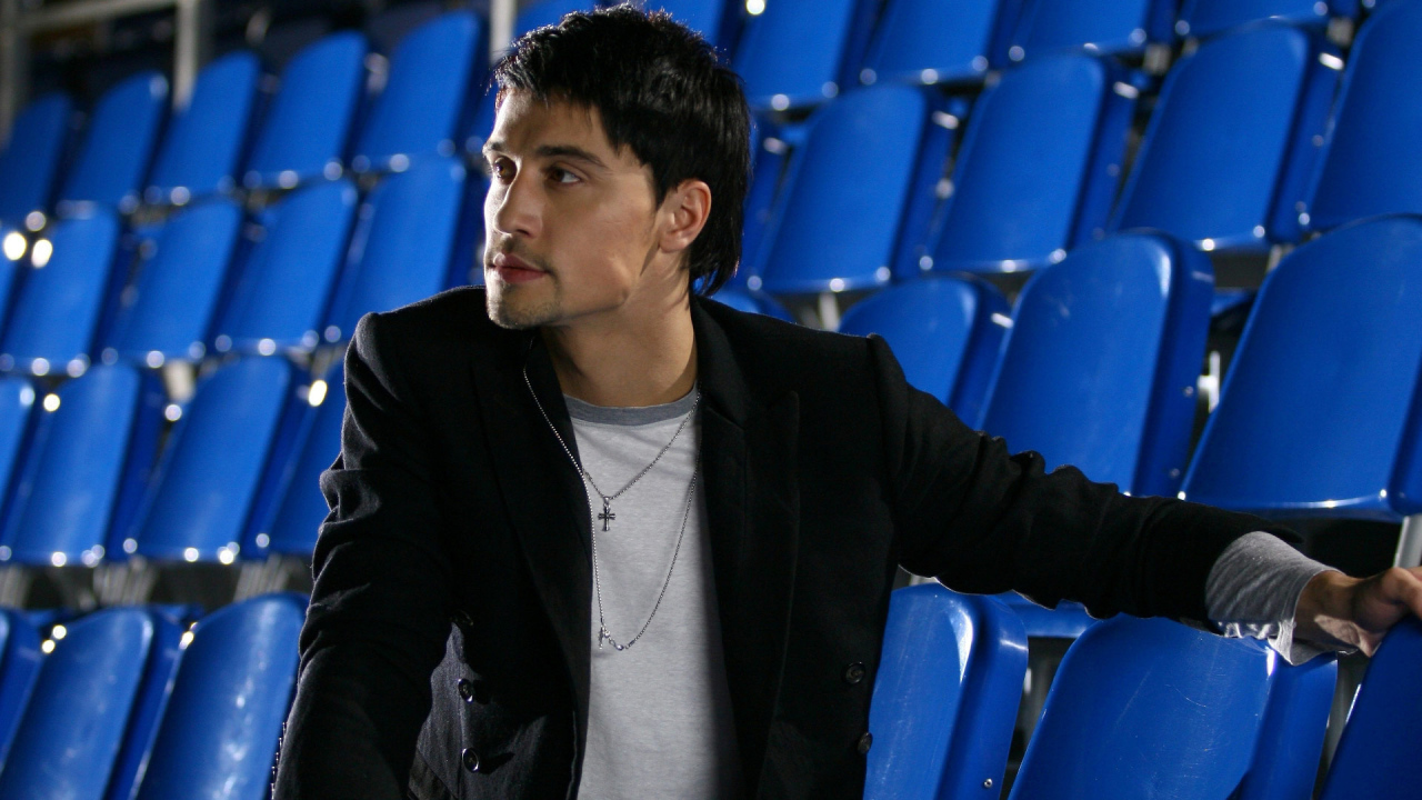 Известный актер Дима Билан