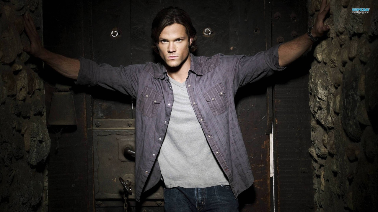 Джаред Падалеки в рубашке