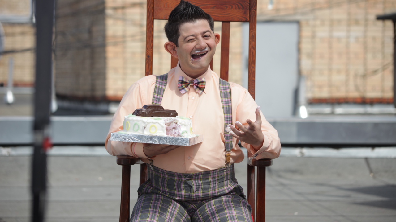 Популярный Михаил Галустян