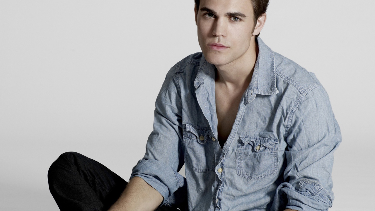 Популярный актер Пол Уэсли