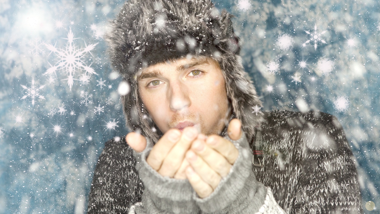 Парень в зимней одежде