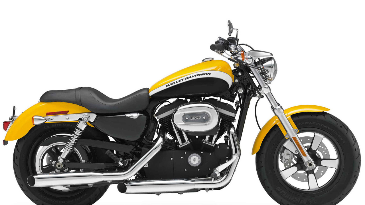 Красивый мотоцикл Harley-Davidson XL 1200X Sportster Forty-Eight