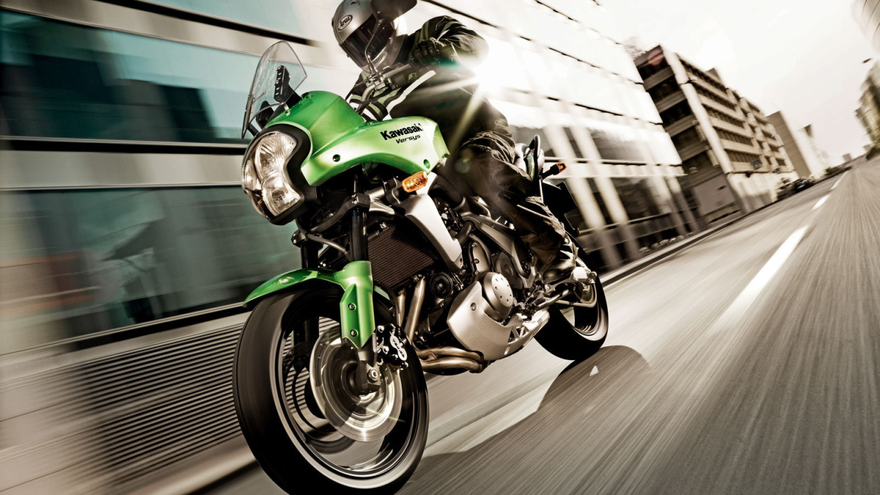 Красивый мотоцикл Kawasaki Versys