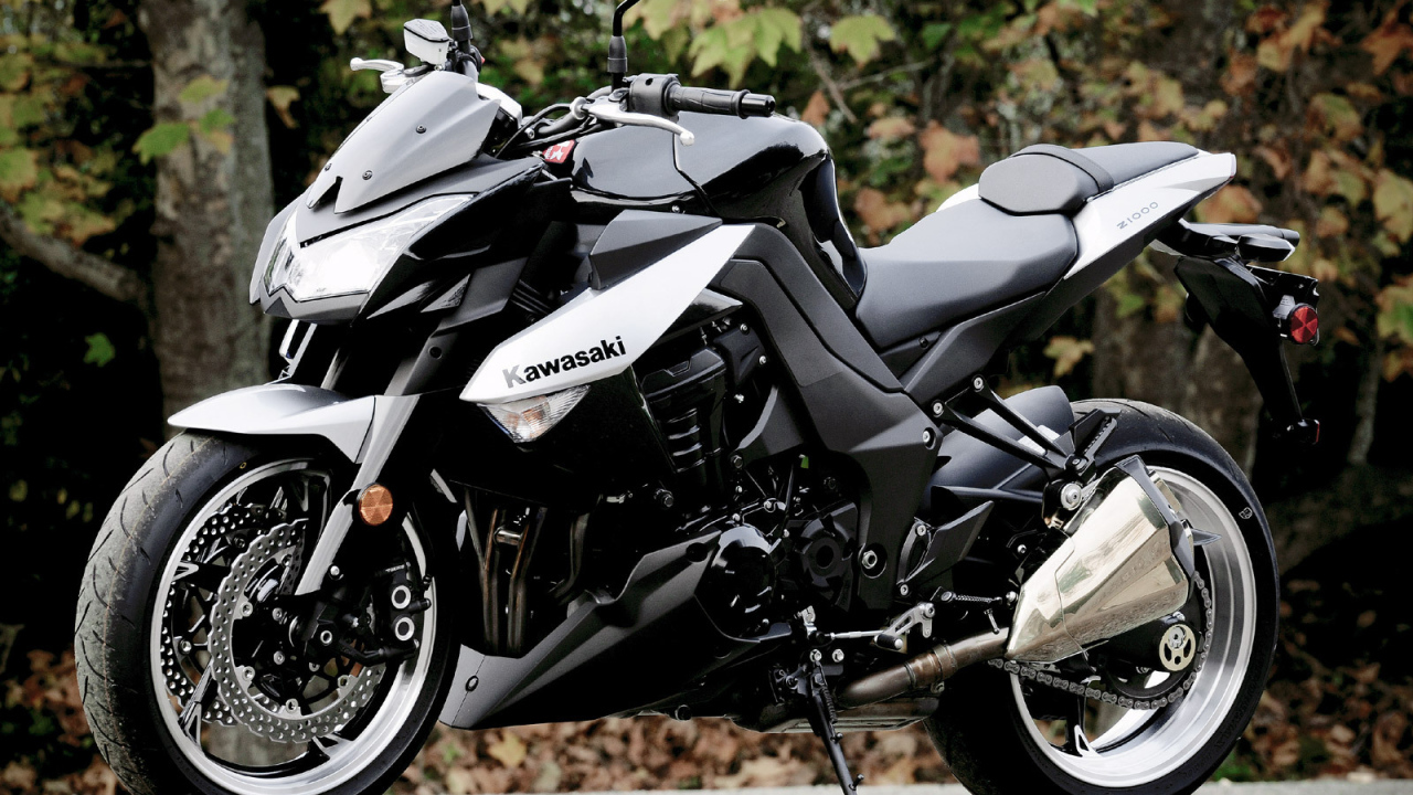 Красивый мотоцикл Kawasaki Z 1000