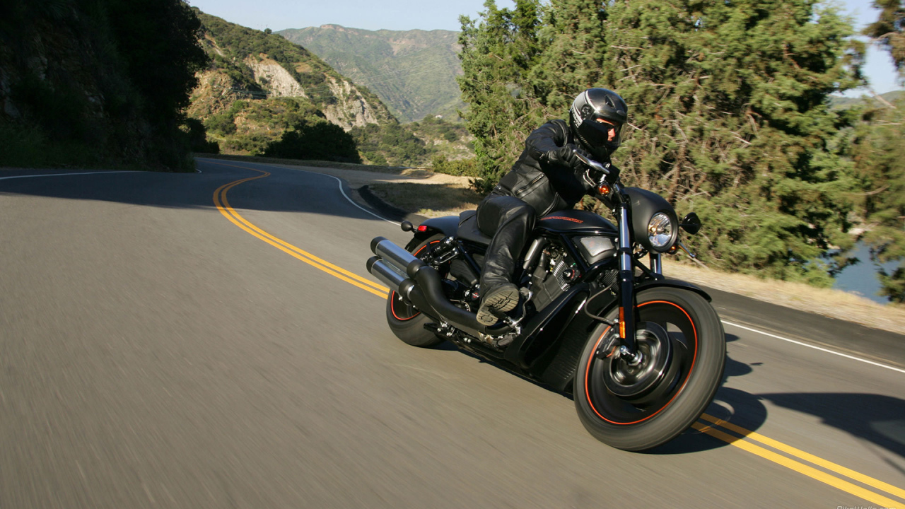 Красивый мотоцикл в москве Harley-Davidson Night Rod Special