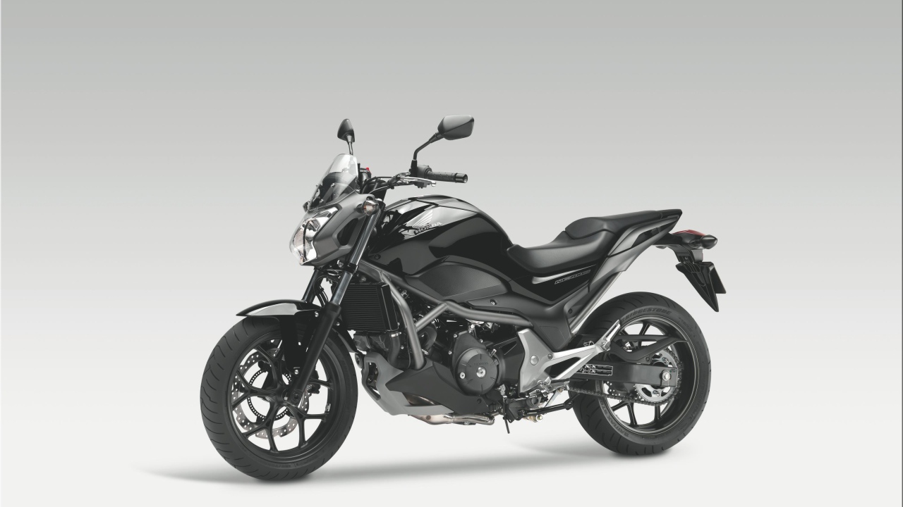 Красивый мотоцикл в москве Honda NC 700 S