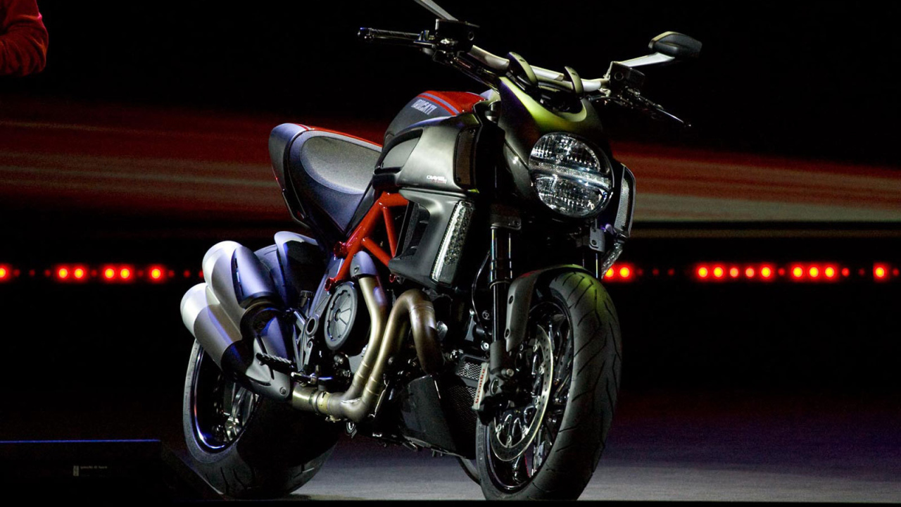 Мотоцикл модели Ducati Diavel