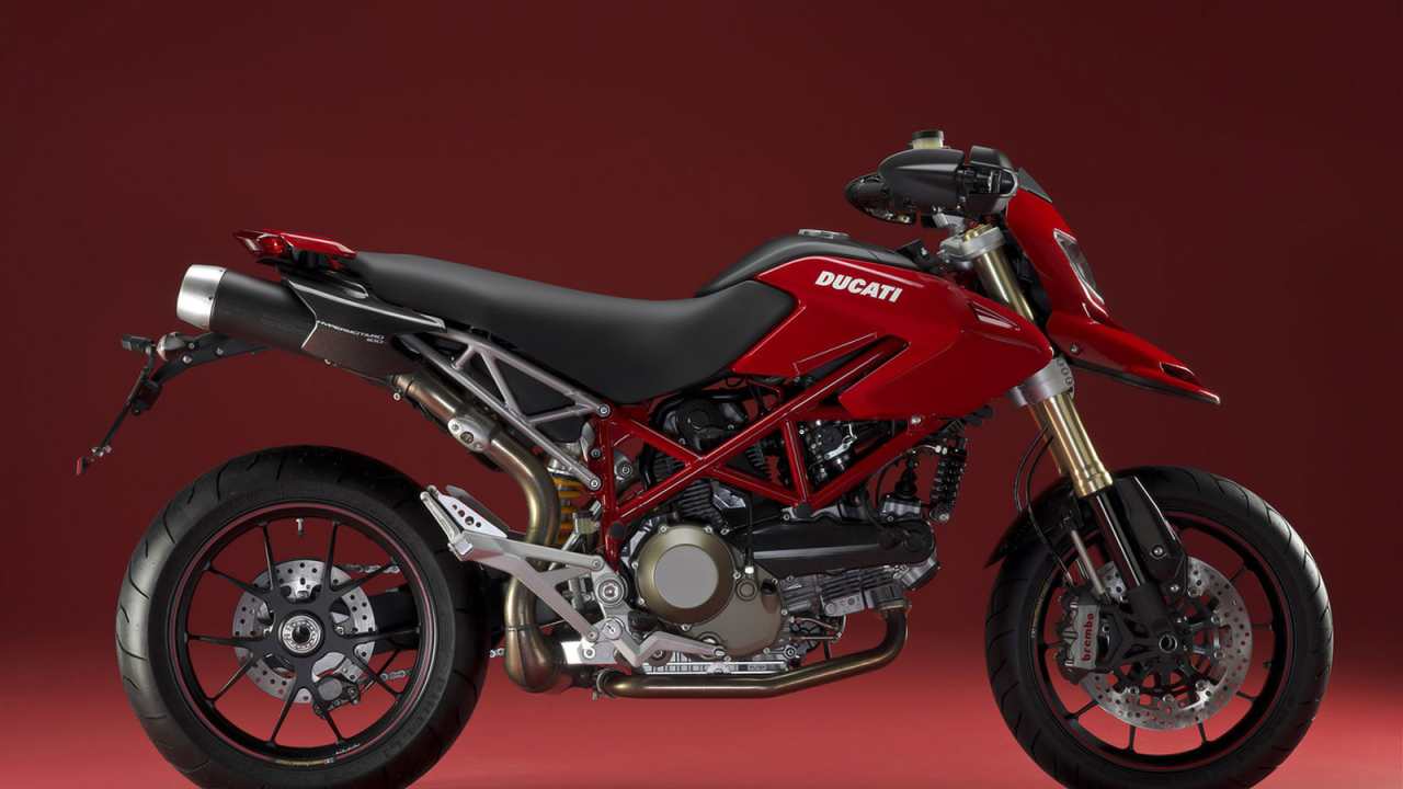 Мотоцикл модели Ducati Hypermotard