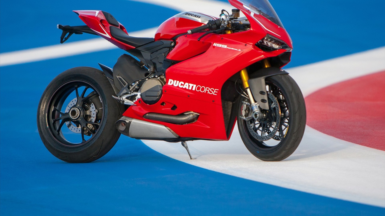 Мотоцикл модели Ducati Superbike 1199 Panigale