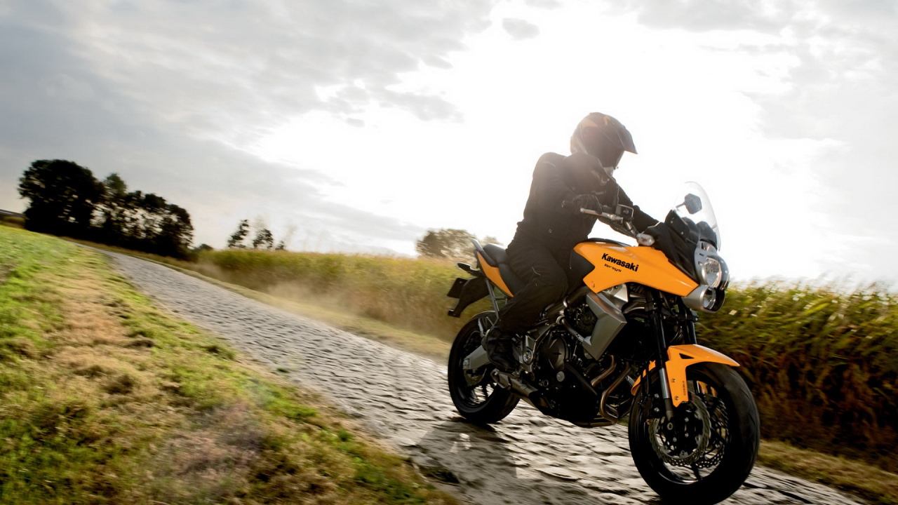 Мотоцикл модели Kawasaki Versys