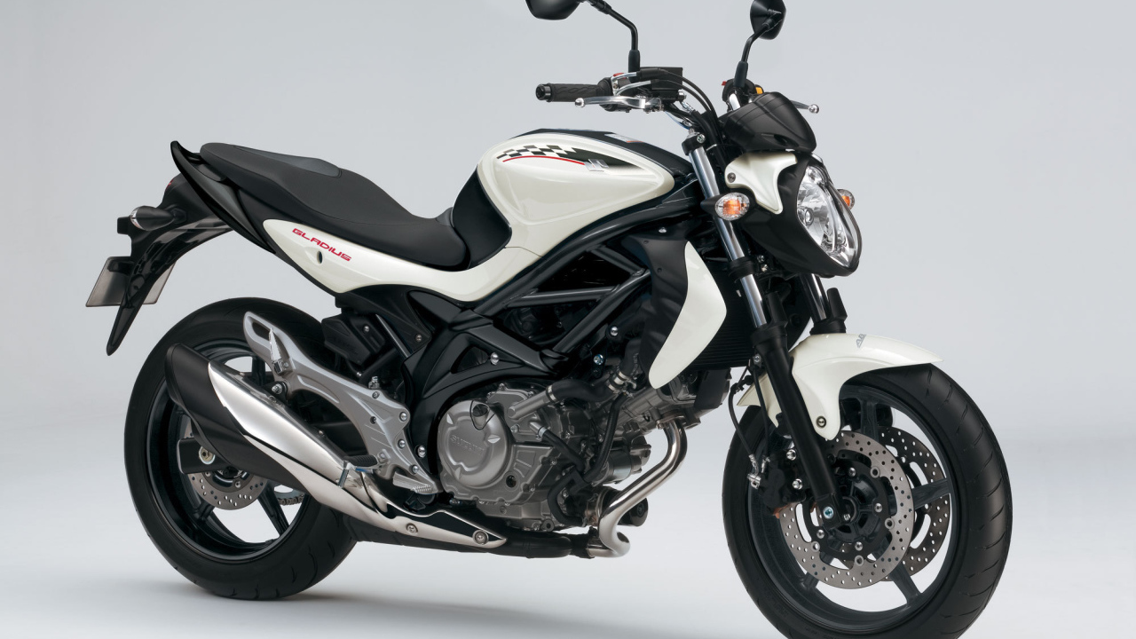 Быстрый мотоцикл Suzuki SFV 650