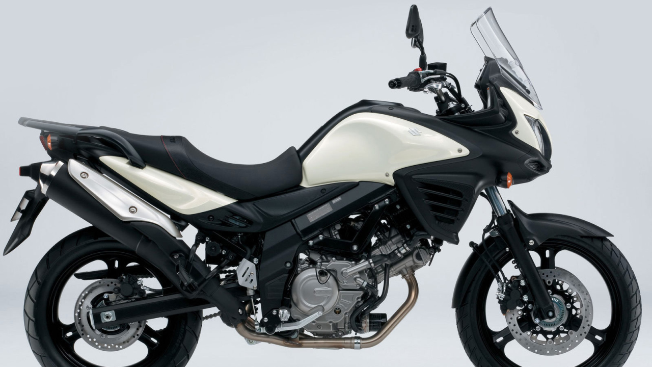 Быстрый мотоцикл Suzuki V-Storm 650 ABS