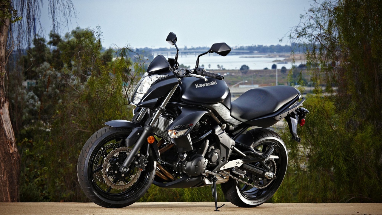 Невероятно быстрый мотоцикл Kawasaki ER-6n