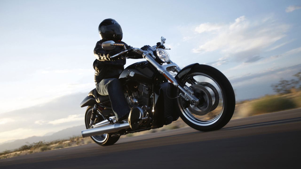 Мотоцикл модели Harley-Davidson V-Rod Muscle