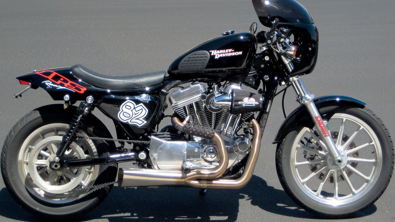 Новый мотоцикл Harley-Davidson XL 883R Sportster Roadster