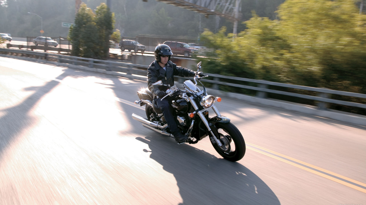 Новый надежный мотоцикл Suzuki Intruder M800