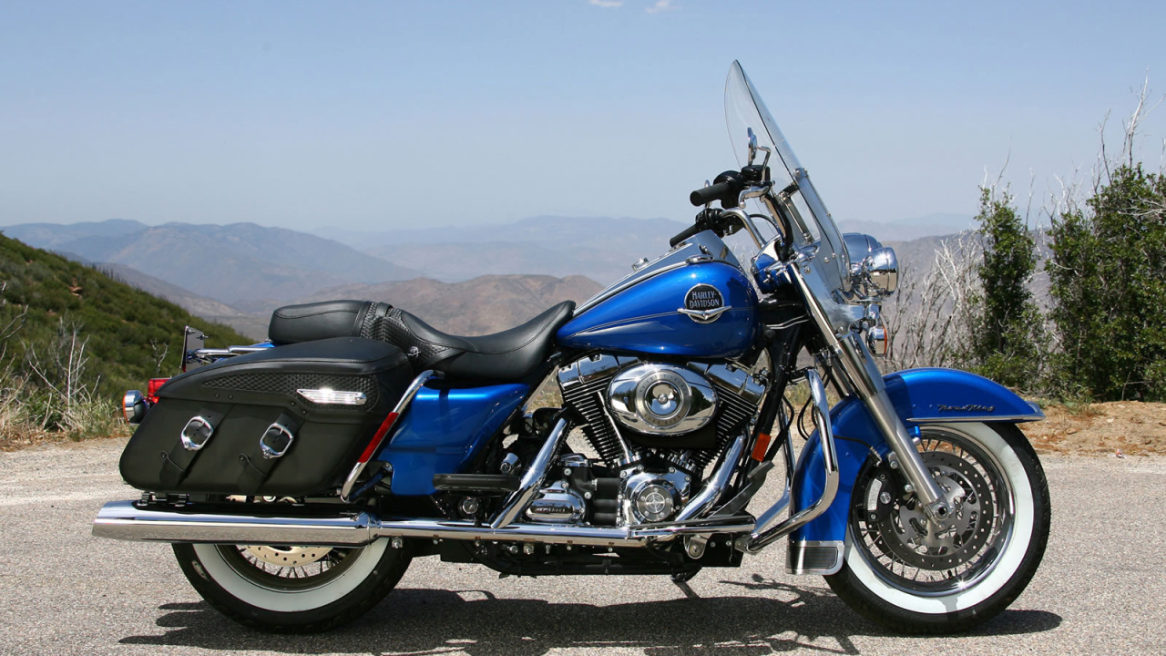 Новый надежный мотоцикл Harley-Davidson Road King Anniversary Edition