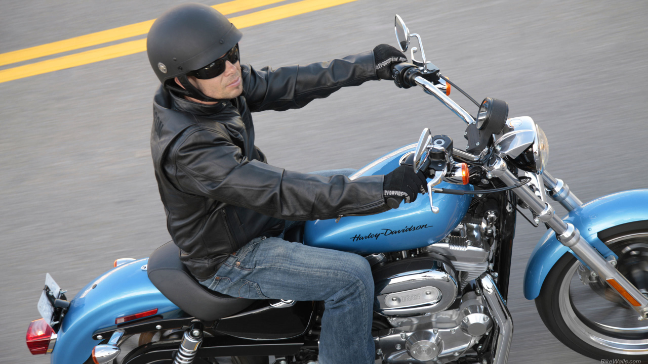 Новый надежный мотоцикл Harley-Davidson XL 883L Sportster