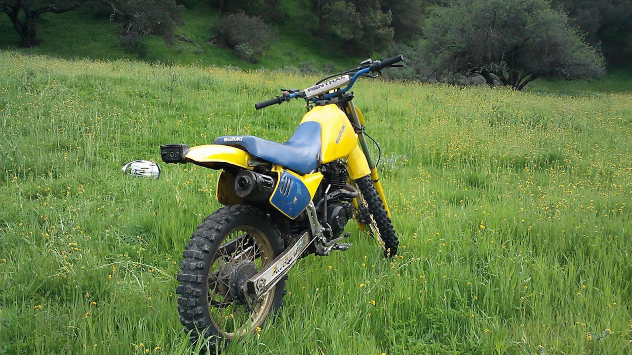 Надежный мотоцикл Suzuki DR 200 SE