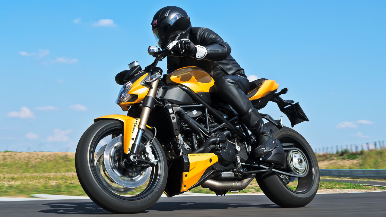 Надежный мотоцикл Ducati Streetfighter 848