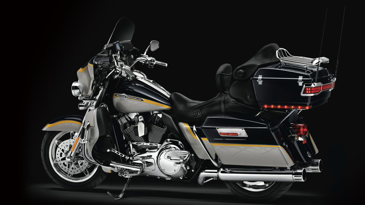 Тест-драйв мотоцикла Harley-Davidson CVO Electra Glide Ultra Classic