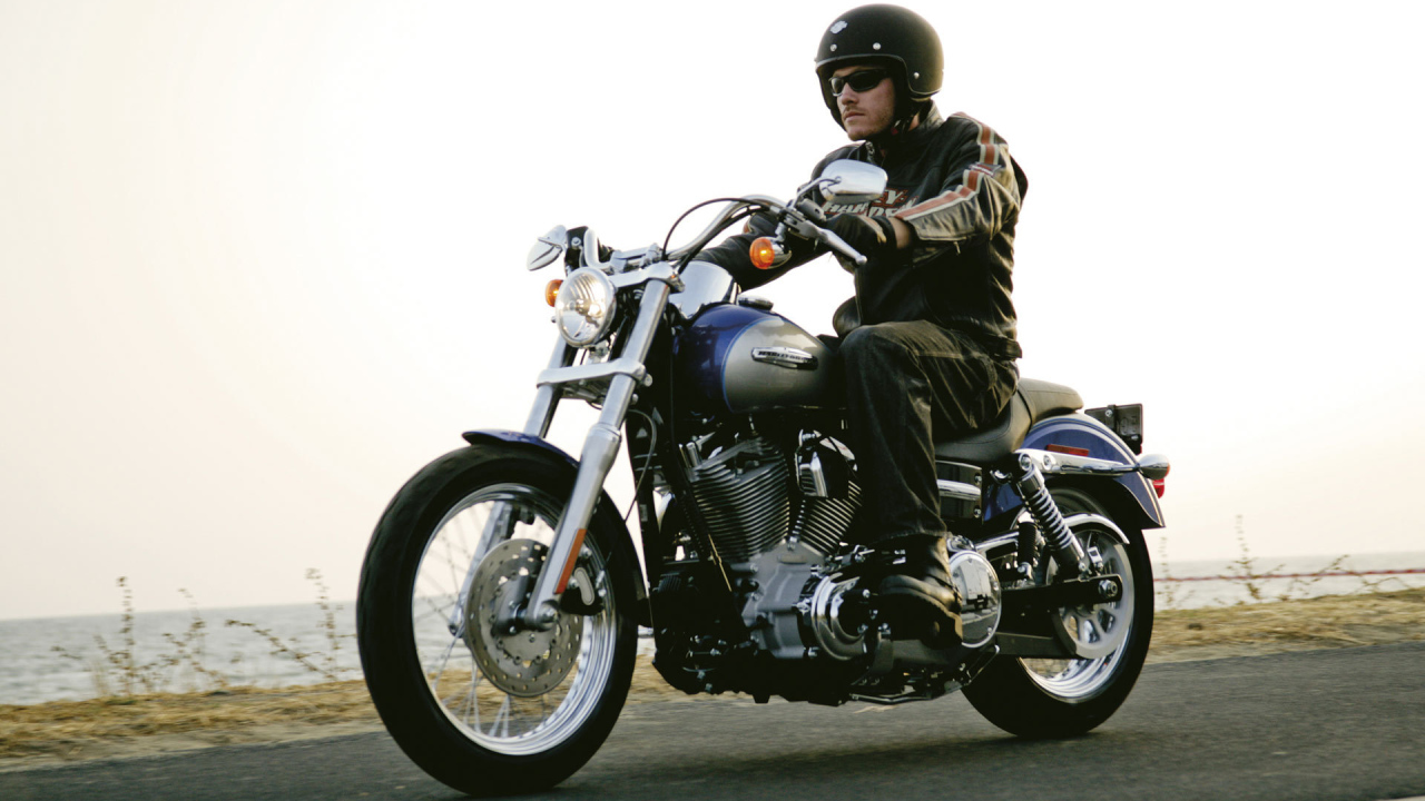 Тест-драйв мотоцикла Harley-Davidson Dyna Super Glide Custom