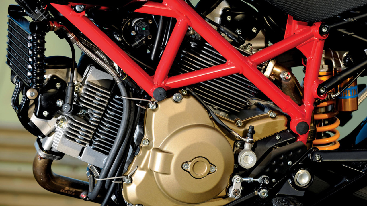 Надежный мотоцикл Ducati Hypermotard SP