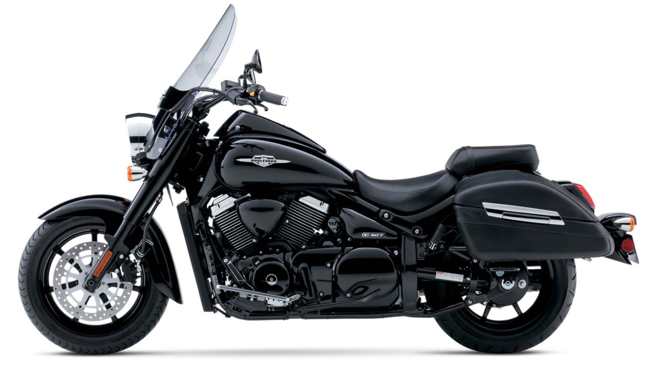 Красивый мотоцикл Suzuki Boulevard S 40