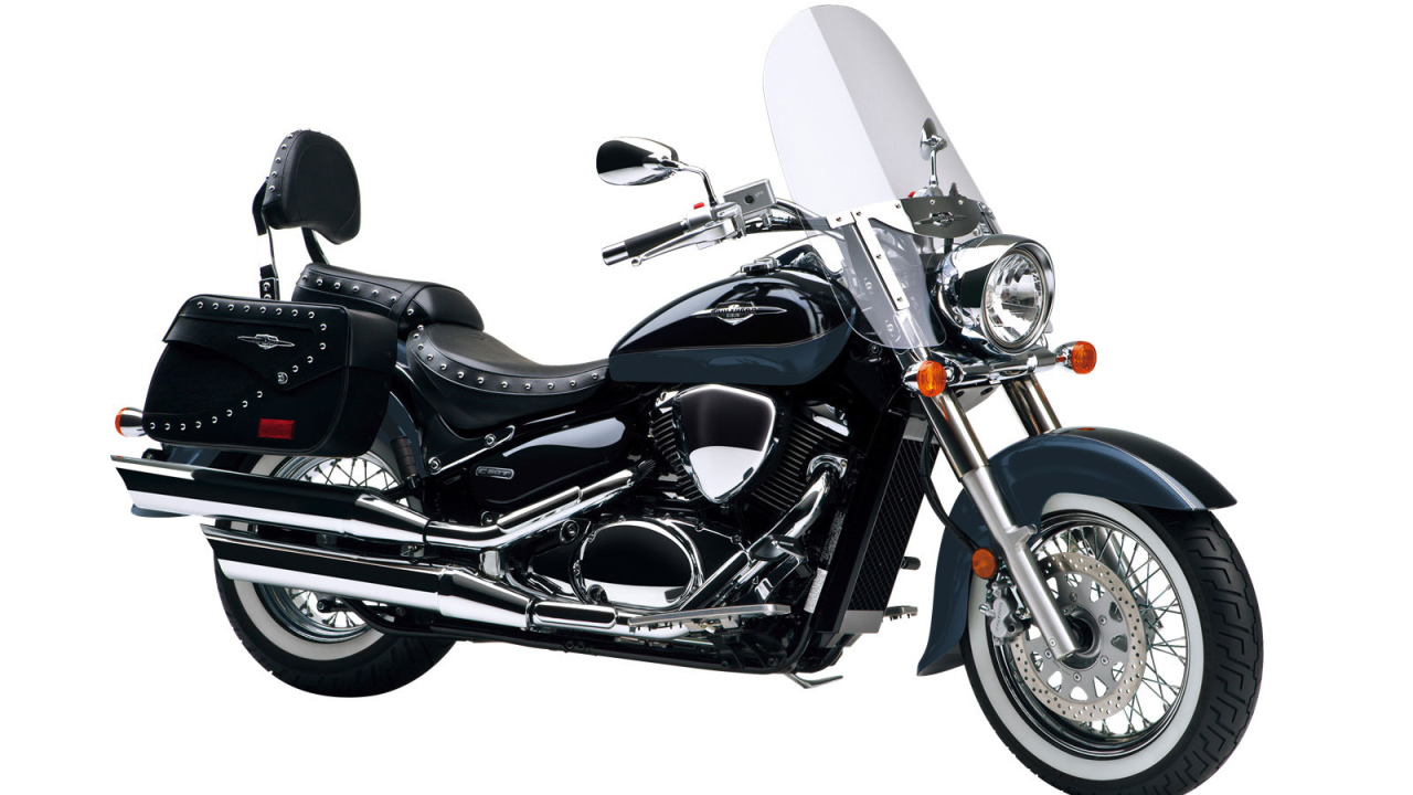 Новый мотоцикл на дороге Suzuki Boulevard S 40