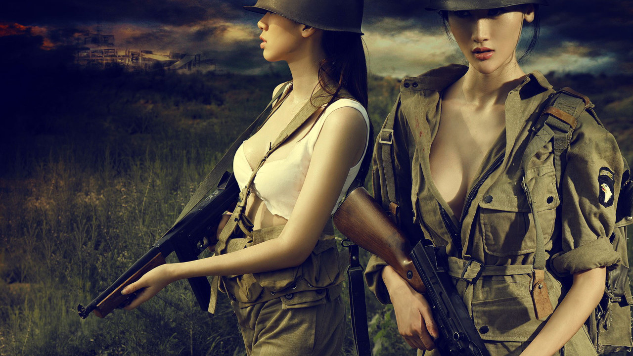 Азиатки в военной форме