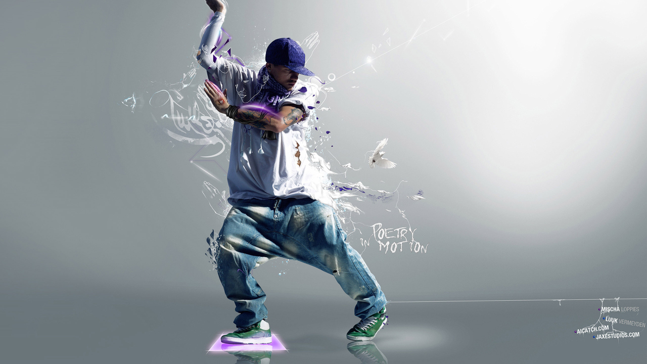 Темнокожий рэпер танцует