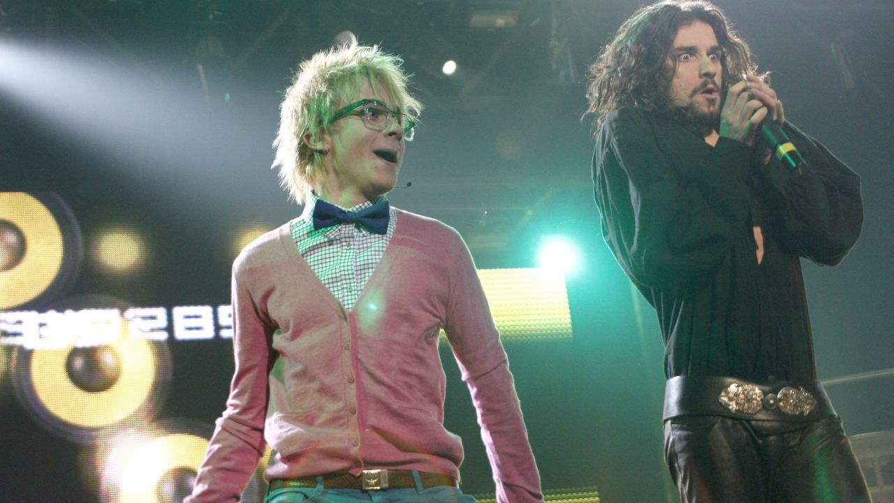 Страсти на концерте Quest Pistols