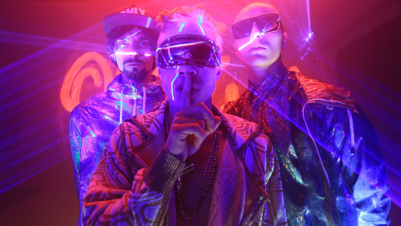 Сценический наряд группы Quest Pistols