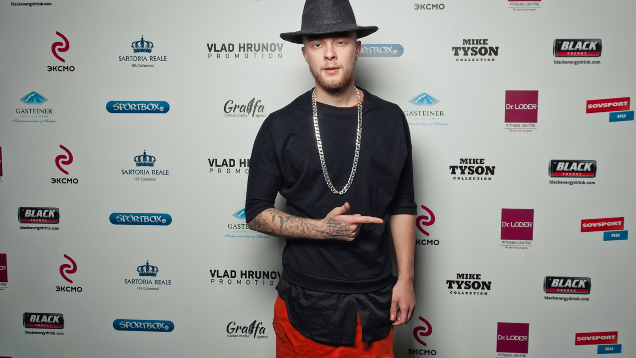 Молодой певец Егор Крид