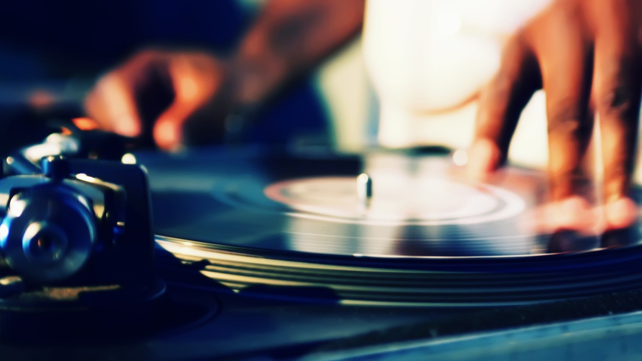 Руки диджея