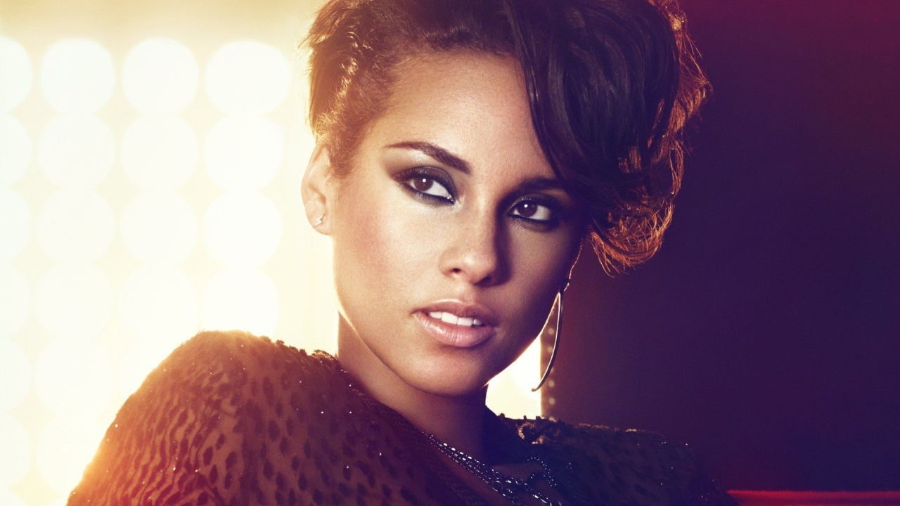 Алисия Кейс певица