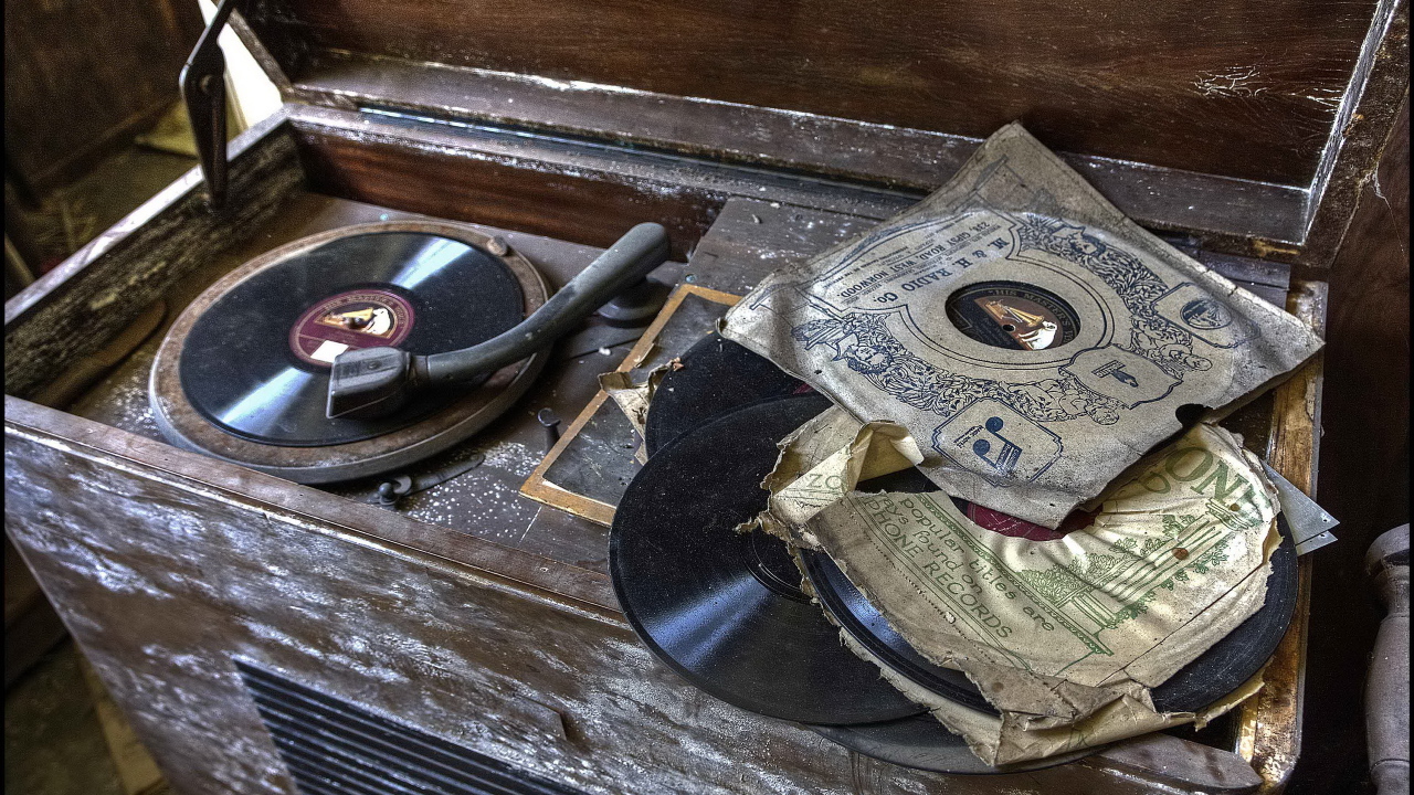 Старинный граммофон