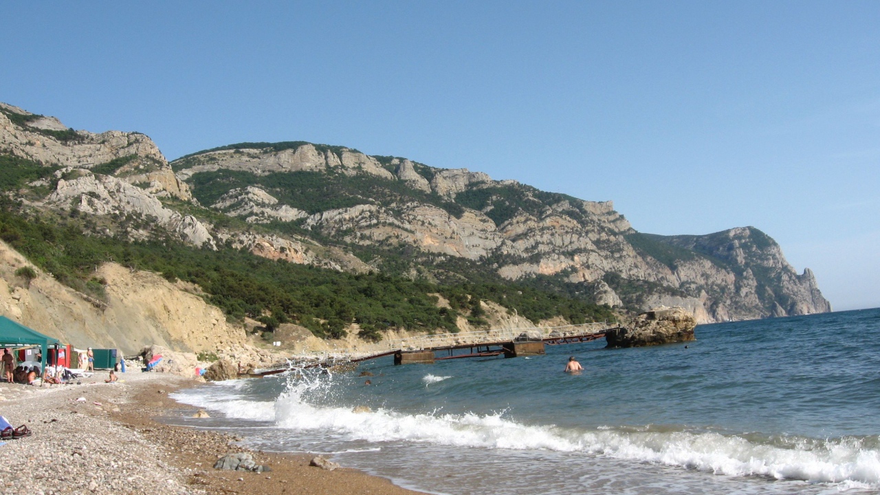 Золотой пляж в Балаклаве